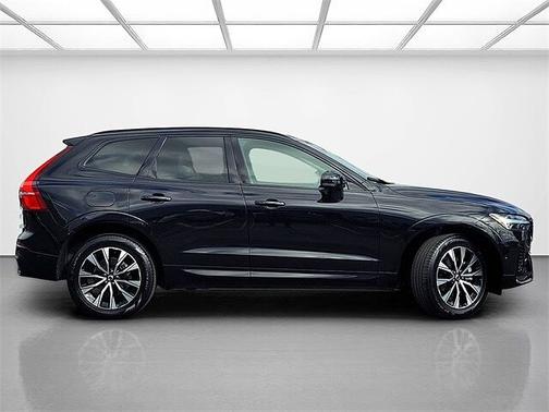 2025 Volvo XC60 Plus