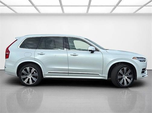 2025 Volvo XC90 Plus