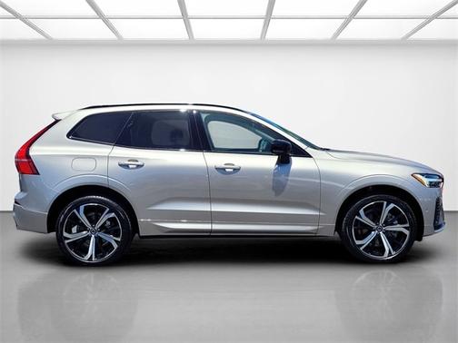 2025 Volvo XC60 Plug-In Hybrid T8 Ultra