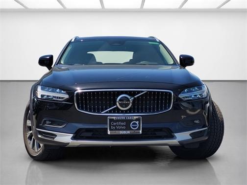 2023 Volvo V90 Cross Country B6