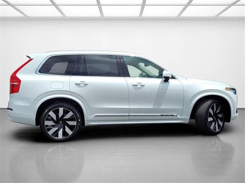 2023 Volvo XC90 Recharge Plug-In Hybrid Ultimate