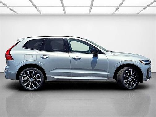 2025 Volvo XC60 Plus