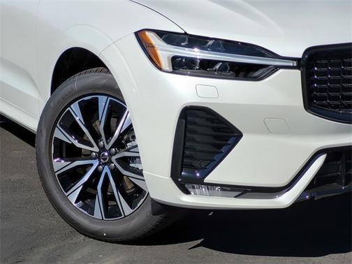 2025 Volvo XC60 B5 Core