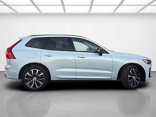 2023 Volvo XC60 Plus
