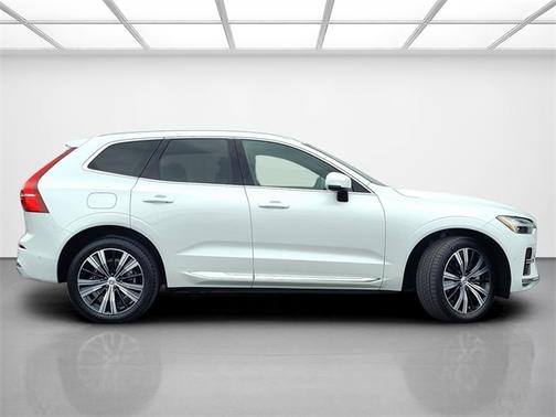 2022 Volvo XC60 B5 Inscription