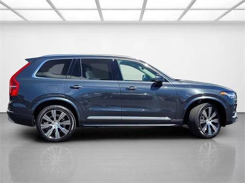 2022 Volvo XC90 T6 Inscription