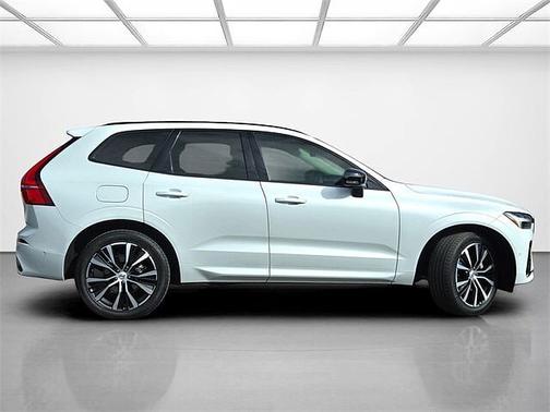 2023 Volvo XC60 Plus