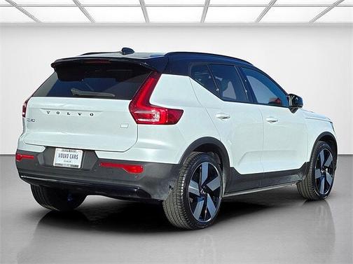 2024 Volvo XC40 Ultimate