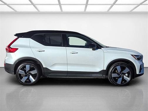 2024 Volvo XC40 Ultimate