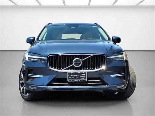 2022 Volvo XC60 B5 Momentum