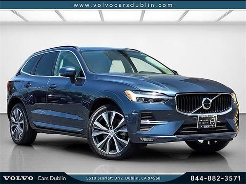 2022 Volvo XC60 B5 Momentum