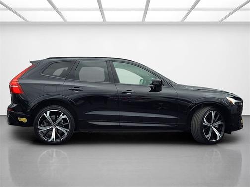 2022 Volvo XC60 Recharge Plug-In Hybrid T8 R-Design