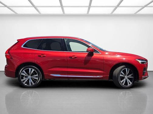 Fusion Red 2023 Volvo XC60 Plus