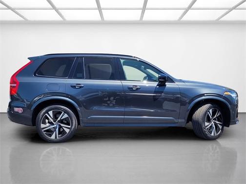 2022 Volvo XC90 Recharge Plug-In Hybrid T8 R-Design Extended Range 7P