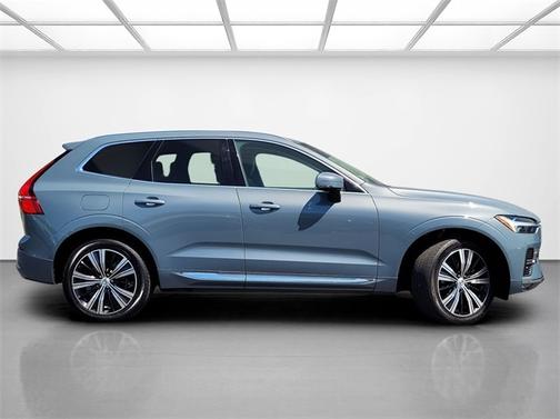 2022 Volvo XC60 B5 Inscription