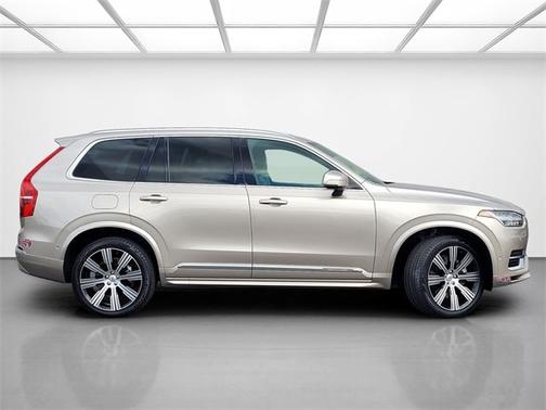 2024 Volvo XC90 Recharge Plug-In Hybrid T8 Plus Bright Theme 7 Passenger