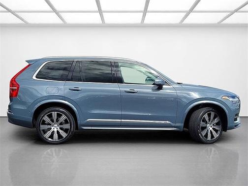 2023 Volvo XC90 Plus