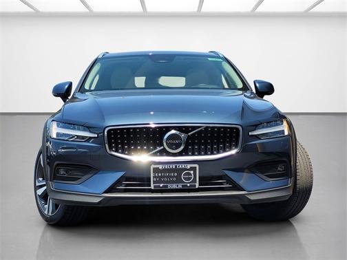 2023 Volvo V60 Cross Country B5 Plus