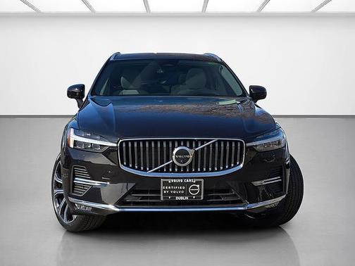 2023 Volvo XC60 B5 Ultimate Bright Theme