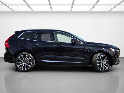 2023 Volvo XC60 B5 Ultimate Bright Theme