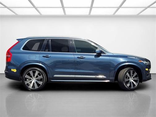2023 Volvo XC90 Recharge Plug-In Hybrid T8 Plus Bright Theme 7 Passenger