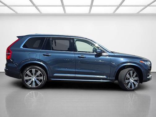 2023 Volvo XC90 Plus