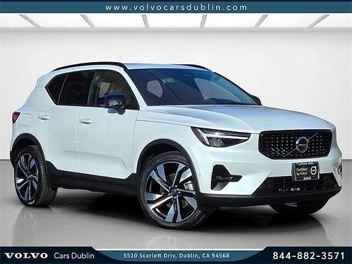 2025 Volvo XC40 Plus
