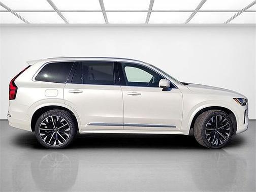 2025 Volvo XC90 Plus