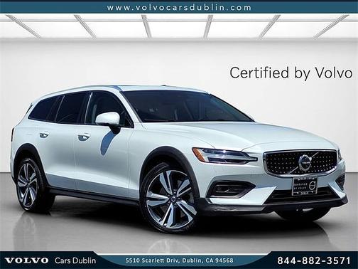 2023 Volvo V60 Cross Country Plus