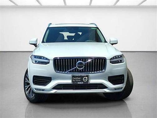 2022 Volvo XC90 T5 Momentum