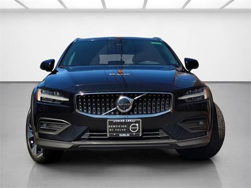 2023 Volvo V60 Cross Country B5 Plus