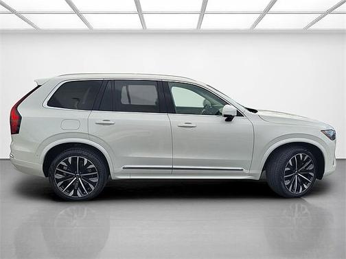 2025 Volvo XC90 Plus