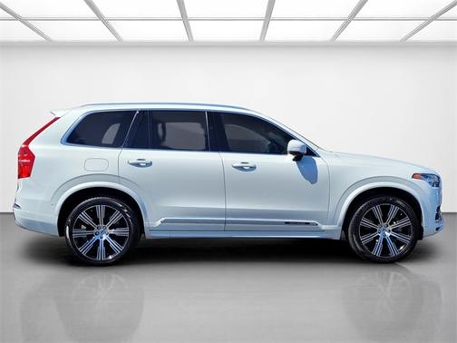 2022 Volvo XC90 Recharge Plug-In Hybrid T8 Inscription 6 Passenger