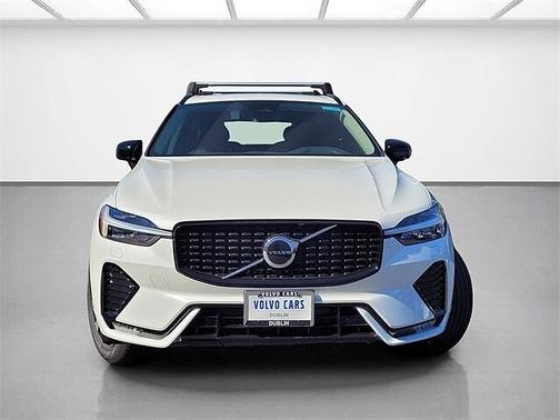 2025 Volvo XC60 Core