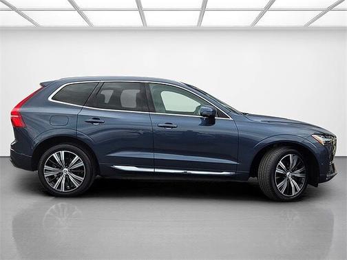 2023 Volvo XC60 Plus