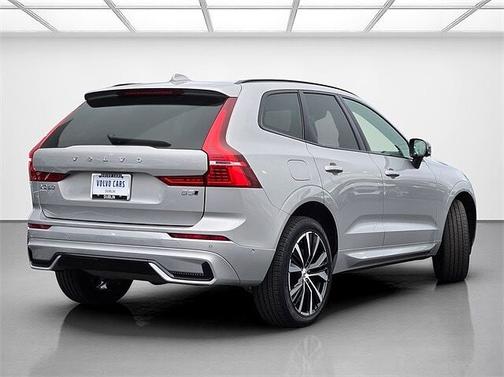 2025 Volvo XC60 Plus