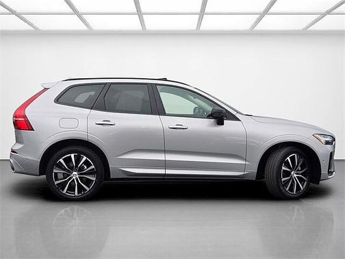 2025 Volvo XC60 Plus