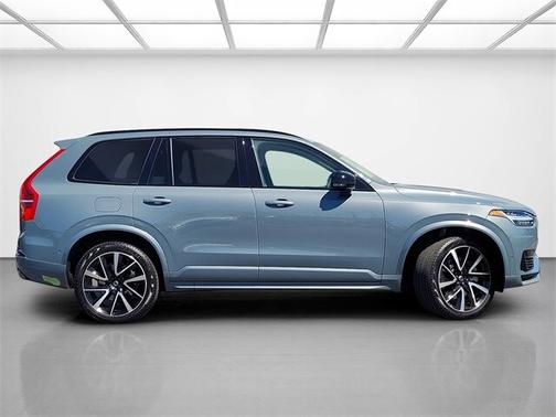 2023 Volvo XC90 Recharge Plug-In Hybrid T8 Plus Dark Theme 7 Passenger