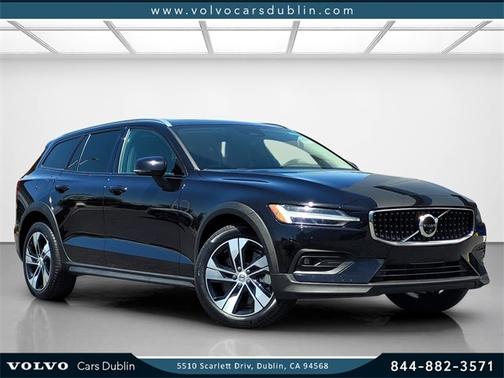 2024 Volvo V60 Cross Country B5 Plus