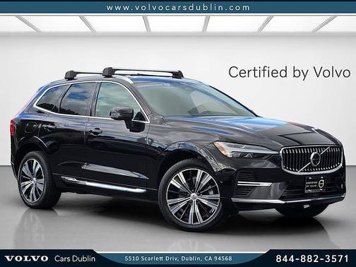 Onyx Black 2023 Volvo XC60 Plus