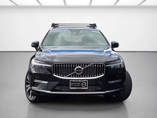 Onyx Black 2023 Volvo XC60 Plus