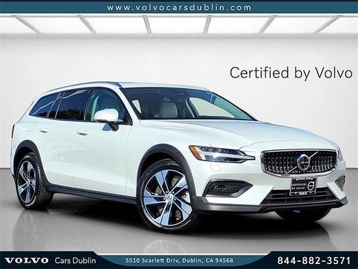 2024 Volvo V60 Cross Country Plus