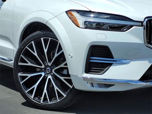 2022 Volvo XC60 B5 Inscription