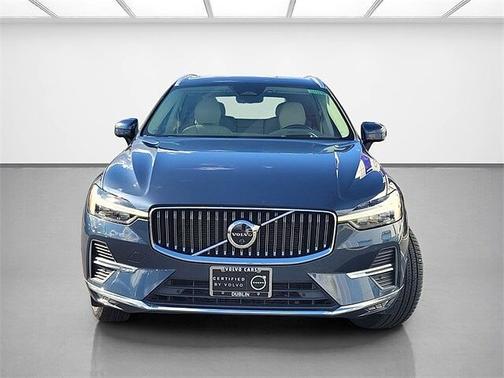 2023 Volvo XC60 B5 Ultimate Bright Theme