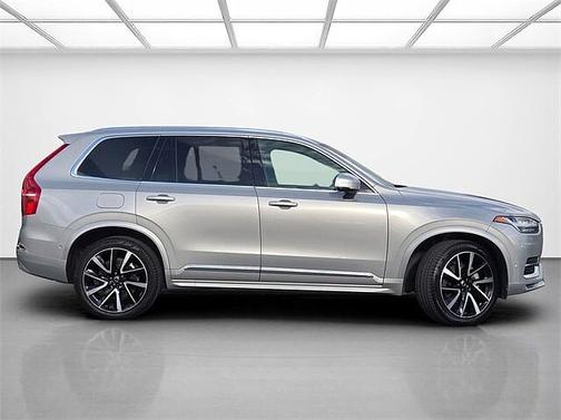 2023 Volvo XC90 Plus