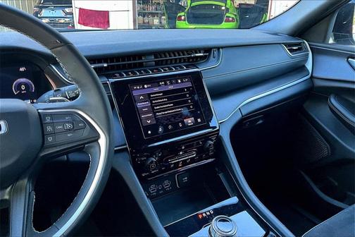 2024 Jeep Grand Cherokee L Laredo