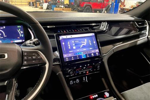 2024 Jeep Grand Cherokee 4xe Trailhawk