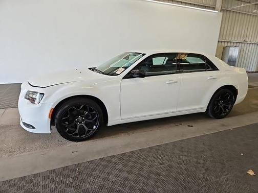 2019 Chrysler 300 Touring