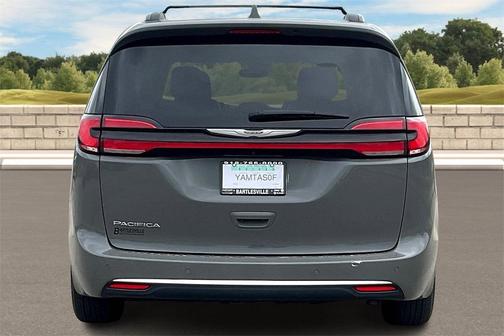2022 Chrysler Pacifica Touring-L