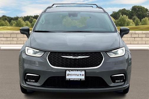 2022 Chrysler Pacifica Touring-L